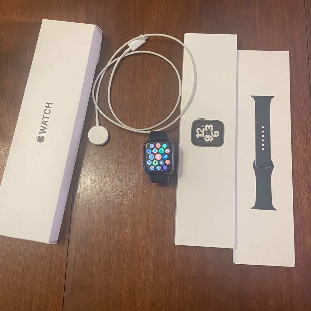 Apple Watch SE with Black Strap and Accessories LTE 44 mm